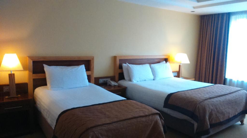 Annebrook House Hotel مولينجار المظهر الخارجي الصورة